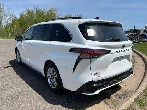 Super White 2021 Toyota Sienna XSE 7 Passenger
