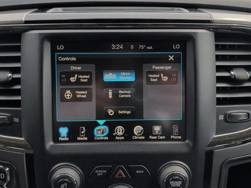Brilliant Black Crystal Pearlcoat 2017 RAM 1500 Sport