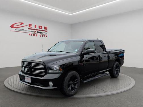 Brilliant Black Crystal Pearlcoat 2017 RAM 1500 Sport