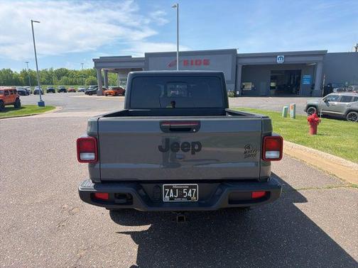 Sting-Gray Clearcoat 2021 Jeep Gladiator Willys 4x4