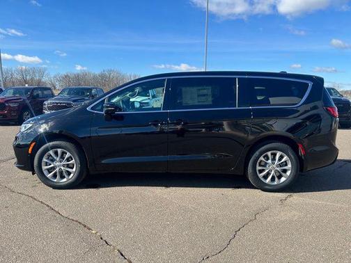 2025 Chrysler Pacifica L
