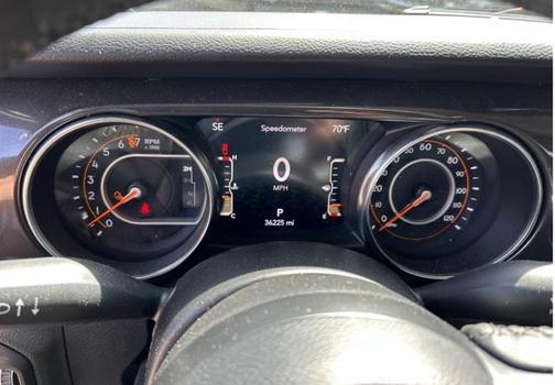 Black Clearcoat 2022 Jeep Gladiator Altitude 4x4