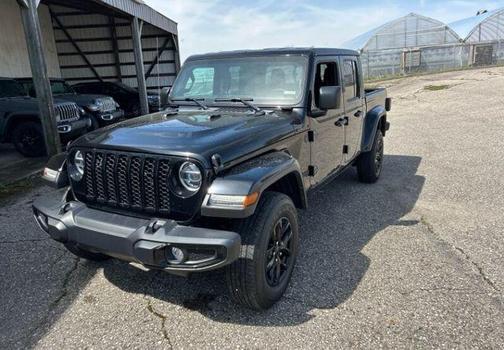 Black Clearcoat 2022 Jeep Gladiator Altitude 4x4