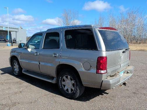 2003 Cadillac Escalade Base