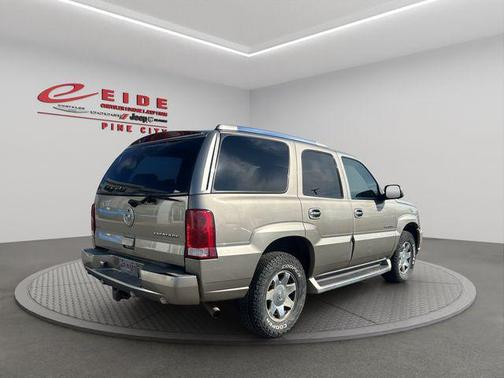 2003 Cadillac Escalade Base