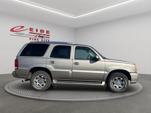 2003 Cadillac Escalade Base