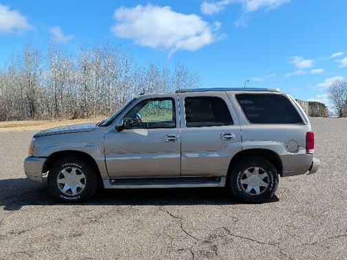 2003 Cadillac Escalade Base