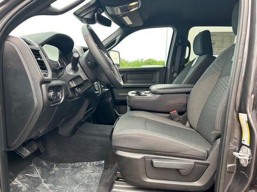 2025 RAM 2500 Tradesman Crew Cab 4x4 6'4' Box