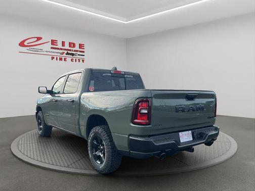 2026 RAM 1500 Warlock Crew Cab 4x4 5'7' Box