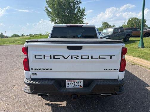 Summit White 2020 Chevrolet Silverado 1500 Custom Trail Boss