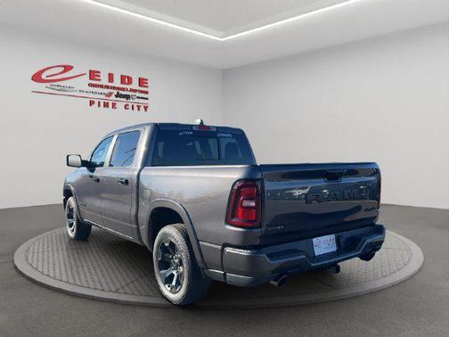 Granite Crystal Metallic Clearcoat 2027 RAM 1500 Big Horn/Lone Star