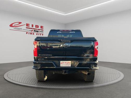 2024 Chevrolet Silverado 2500 4WD Crew Cab Standard Bed ZR2