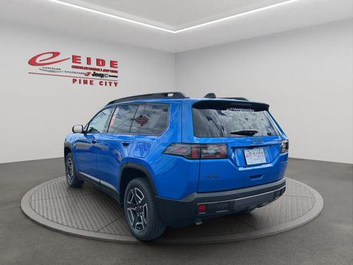 Hydro Blue Pearlcoat 2026 Jeep Cherokee Laredo 4x4