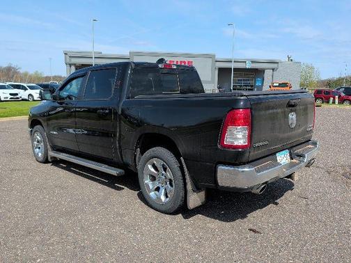 Diamond Black Crystal Pearlcoat 2022 RAM 1500 Big Horn/Lone Star