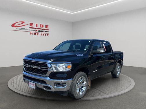 Diamond Black Crystal Pearlcoat 2022 RAM 1500 Big Horn/Lone Star