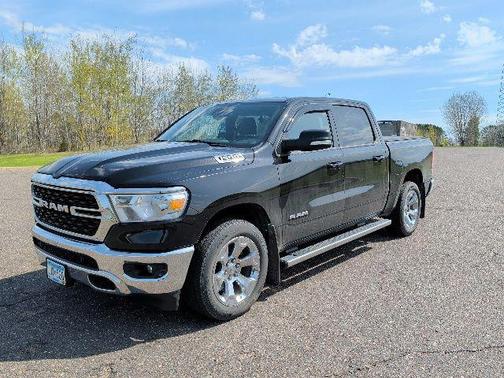 Diamond Black Crystal Pearlcoat 2022 RAM 1500 Big Horn/Lone Star
