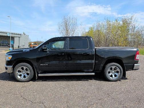 Diamond Black Crystal Pearlcoat 2022 RAM 1500 Big Horn/Lone Star