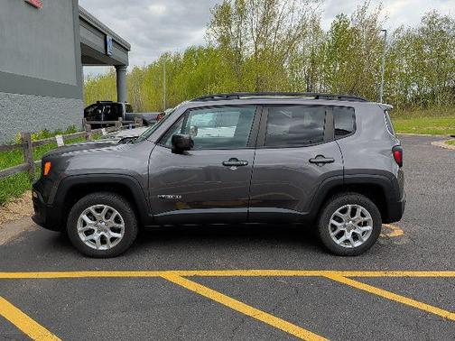 Granite Crystal Metallic Clearcoat 2017 Jeep Renegade Latitude