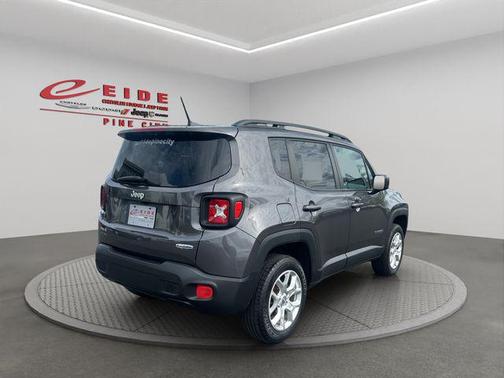 Granite Crystal Metallic Clearcoat 2017 Jeep Renegade Latitude