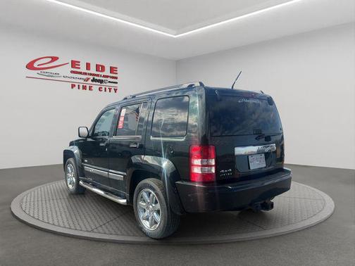 Black Forest Green Pearlcoat 2012 Jeep Liberty Sport