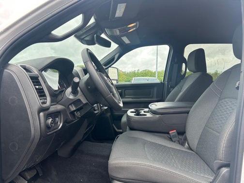 2025 RAM 2500 Tradesman Crew Cab 4x4 6'4' Box