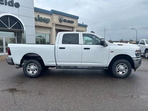 2025 RAM 2500 Tradesman Crew Cab 4x4 6'4' Box