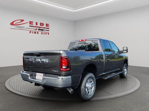 2025 RAM 2500 Tradesman Crew Cab 4x4 6'4' Box