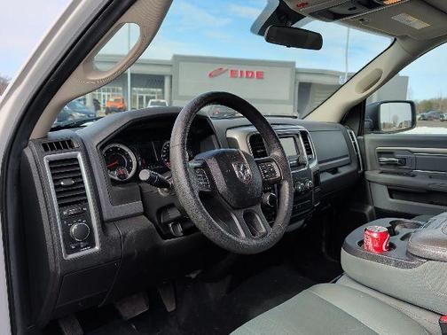 2019 RAM 1500 SLT