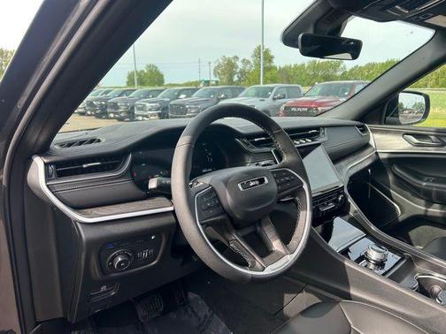 2025 Jeep Grand Cherokee 4xe Base