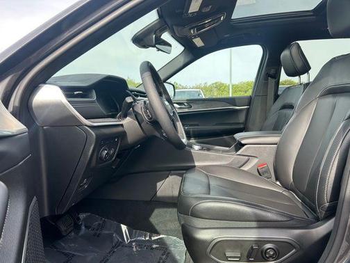 2025 Jeep Grand Cherokee 4xe Base
