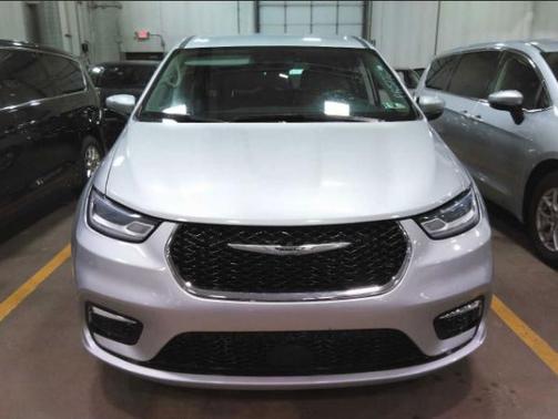 Silver Mist Clearcoat 2023 Chrysler Pacifica Touring L
