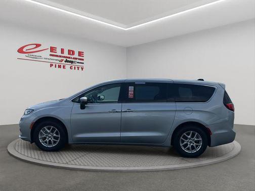 Silver Mist Clearcoat 2023 Chrysler Pacifica Touring L