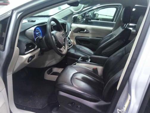 Silver Mist Clearcoat 2023 Chrysler Pacifica Touring L