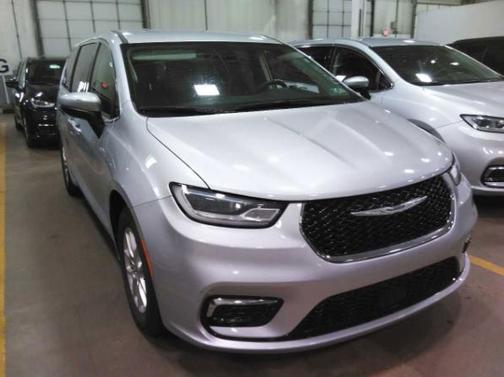 Silver Mist Clearcoat 2023 Chrysler Pacifica Touring L