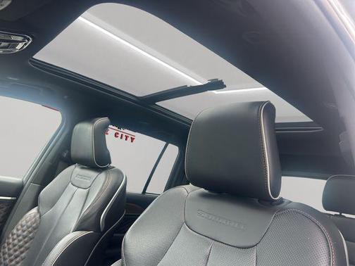 Silver Zynith 2024 Jeep Grand Cherokee Summit