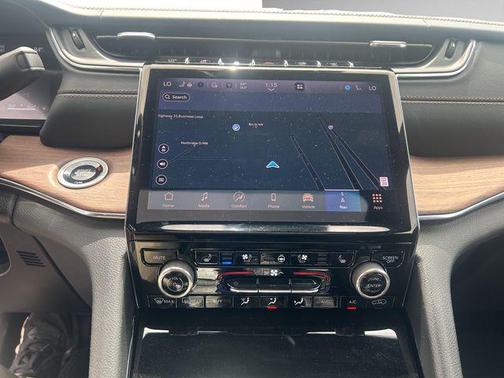 Silver Zynith 2024 Jeep Grand Cherokee Summit