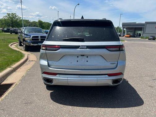Silver Zynith 2024 Jeep Grand Cherokee Summit