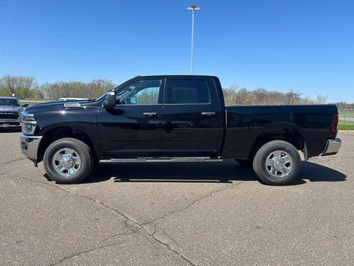 2025 RAM 3500 Tradesman Crew Cab 4x4 6'4' Box