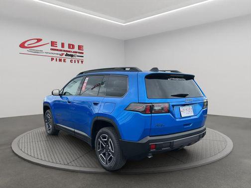 Hydro Blue Pearlcoat 2026 Jeep Cherokee Limited