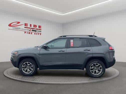 Sting-Gray Clearcoat 2022 Jeep Cherokee Trailhawk