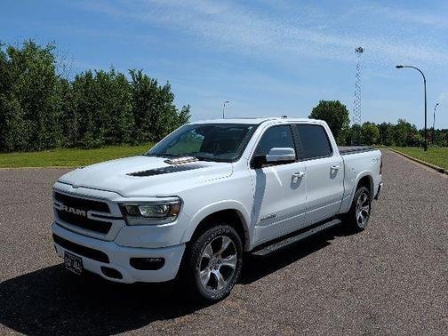 Bright White Clearcoat 2022 RAM 1500 Laramie