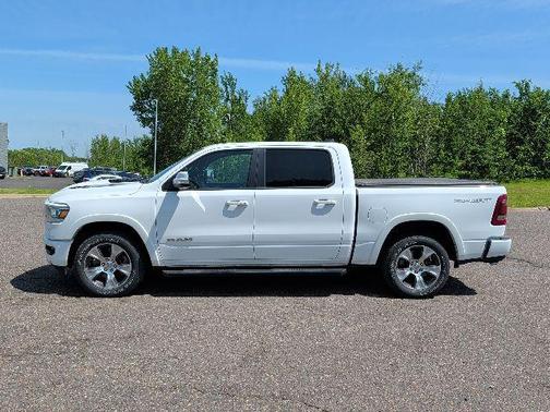 Bright White Clearcoat 2022 RAM 1500 Laramie
