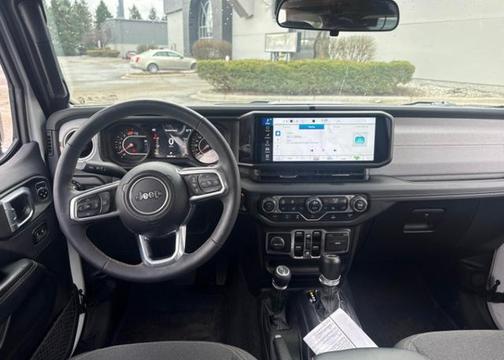 2024 Jeep Wrangler 4-Door Sahara 4x4