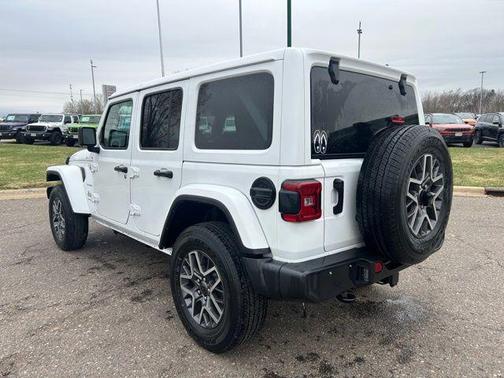 Bright White Clearcoat 2024 Jeep Wrangler 4-Door Sahara 4x4