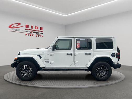 Bright White Clearcoat 2024 Jeep Wrangler 4-Door Sahara 4x4