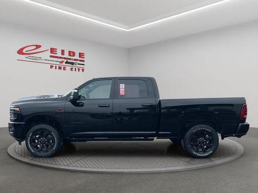Diamond Black Crystal Pearlcoat 2026 RAM 3500 Laramie Crew Cab 4x4 6'4' Box