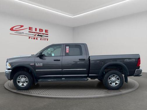 2017 RAM 2500 Tradesman Crew Cab 4x4 6'4' Box