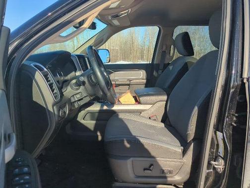 2019 RAM 2500 Big Horn Crew Cab 4x4 6'4' Box