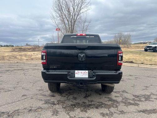 Diamond Black Crystal Pearlcoat 2024 RAM 2500 Big Horn Crew Cab 4x4 6'4' Box