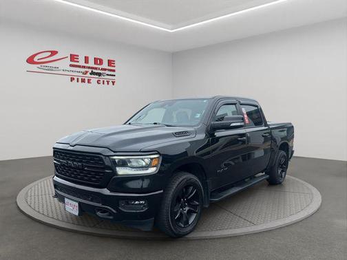 Diamond Black Crystal Pearlcoat 2022 RAM 1500 Sport